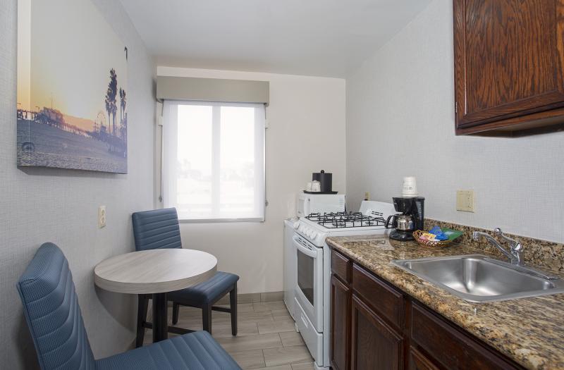 King kitchenette room